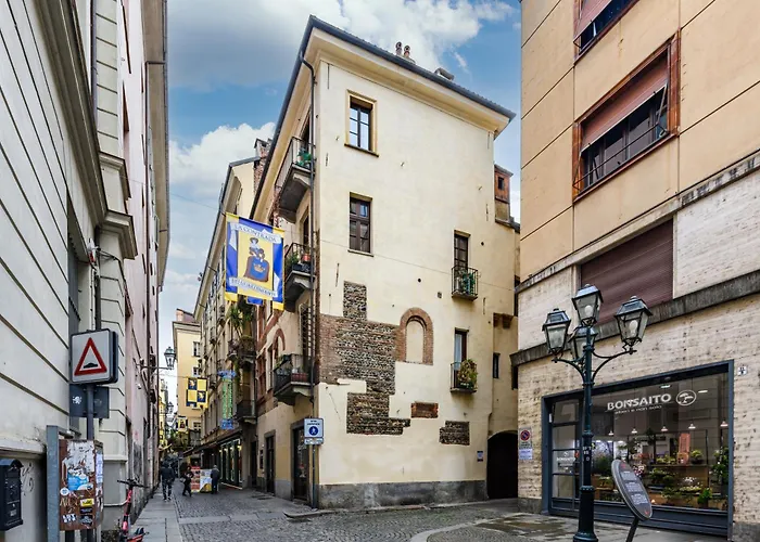 Accogliente Nel Pieno Centro Storico Della Citta Parcheggio In Box Privato Incluso Turin