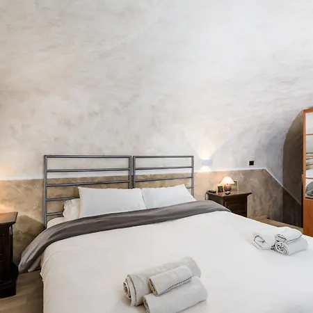 Accogliente Nel Pieno Centro Storico Della Citta Parcheggio In Box Privato Incluso Apartment Turin