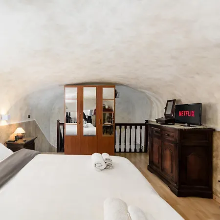 Accogliente Nel Pieno Centro Storico Della Citta Parcheggio In Box Privato Incluso Turin