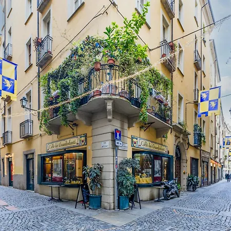 Accogliente Nel Pieno Centro Storico Della Citta Parcheggio In Box Privato Incluso