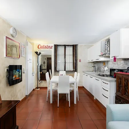 Accogliente Nel Pieno Centro Storico Della Citta Parcheggio In Box Privato Incluso * トリノ